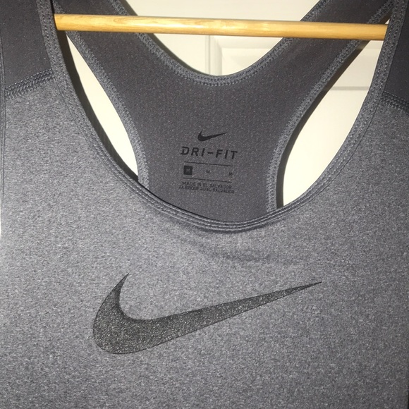 DEAL: Nike Pro Gray NWT Dri-fit Tank Top Runner - Picture 2 of 5